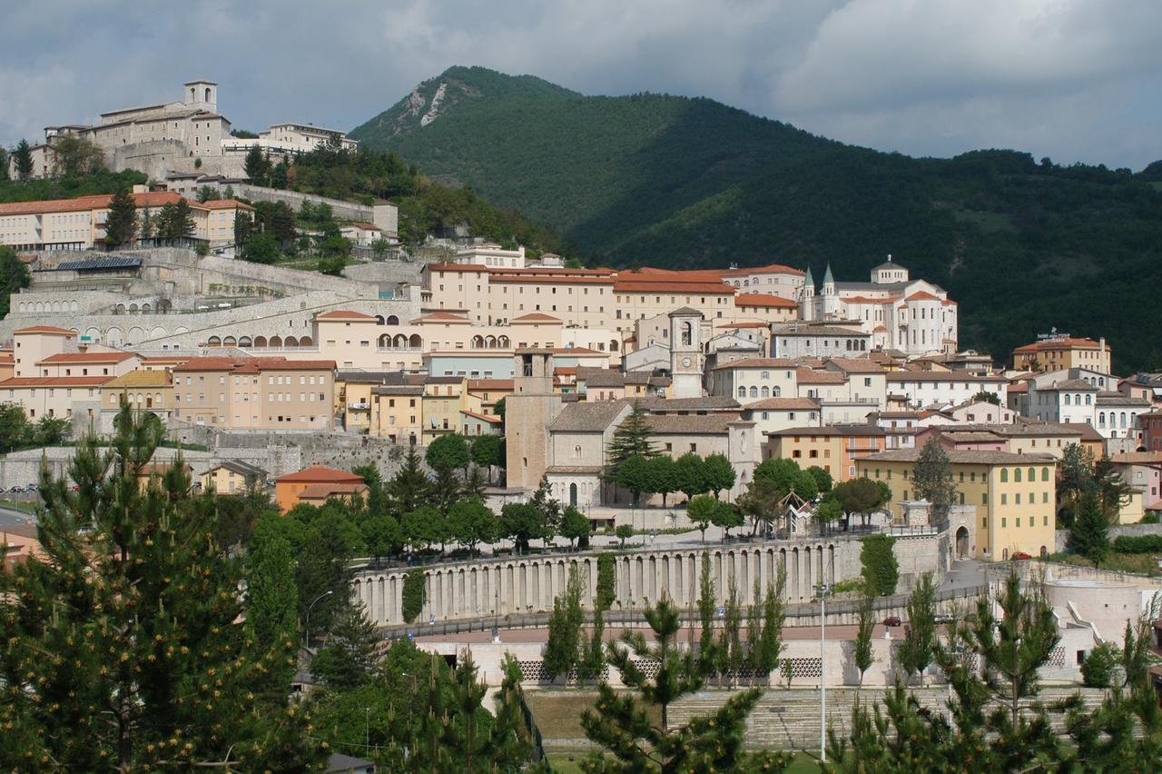 B&B Palazzo Sassatelli Cascia Εξωτερικό φωτογραφία
